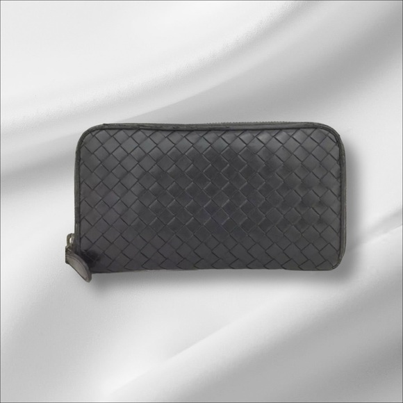 Bottega Veneta Intrecciato Lambskin Zip Around Wallet Black
GUC! - Picture 8 of 8